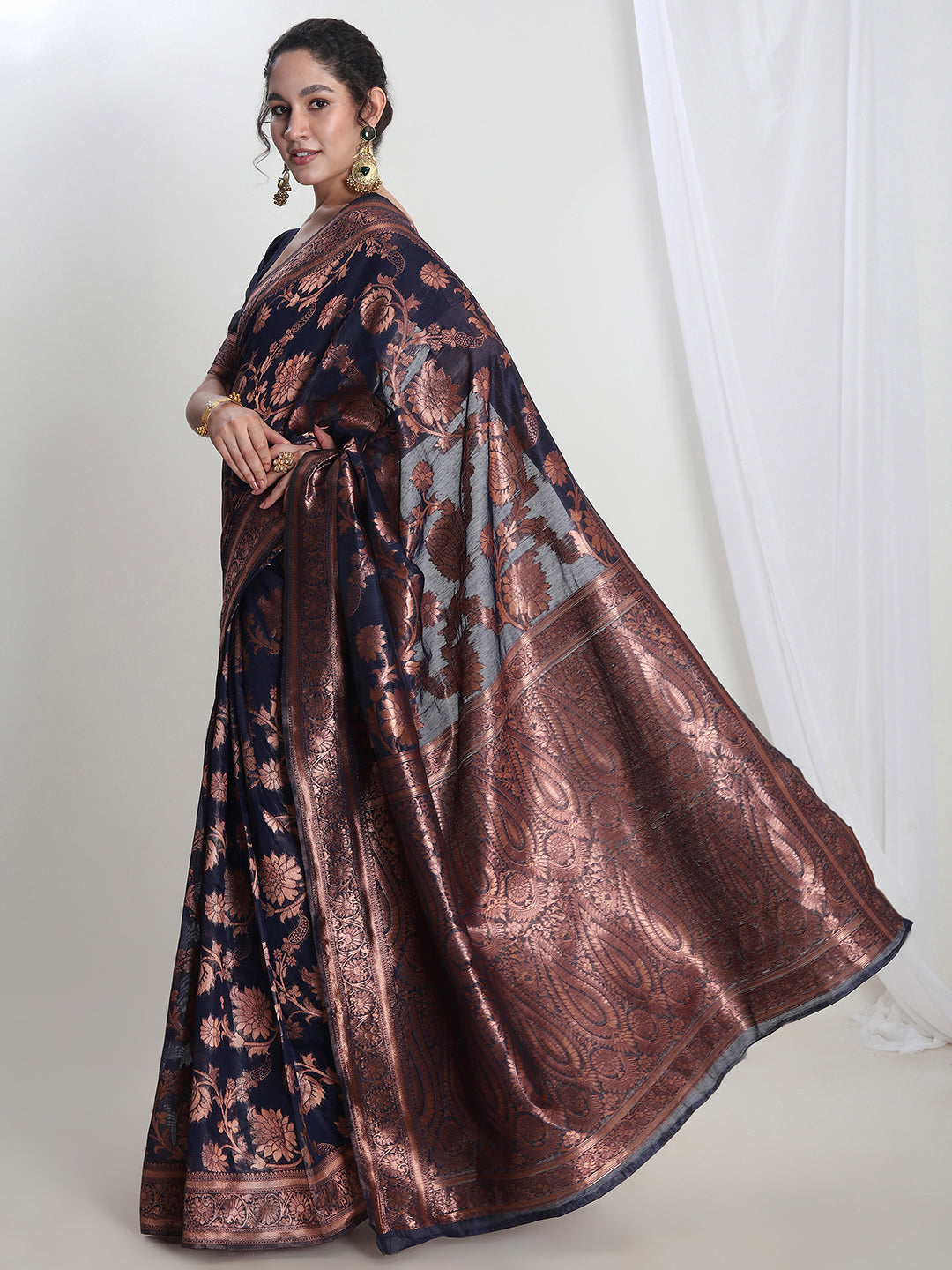 Janasya Navy Blue Silk Blend Floral Jacquard Saree | Swadesiicart