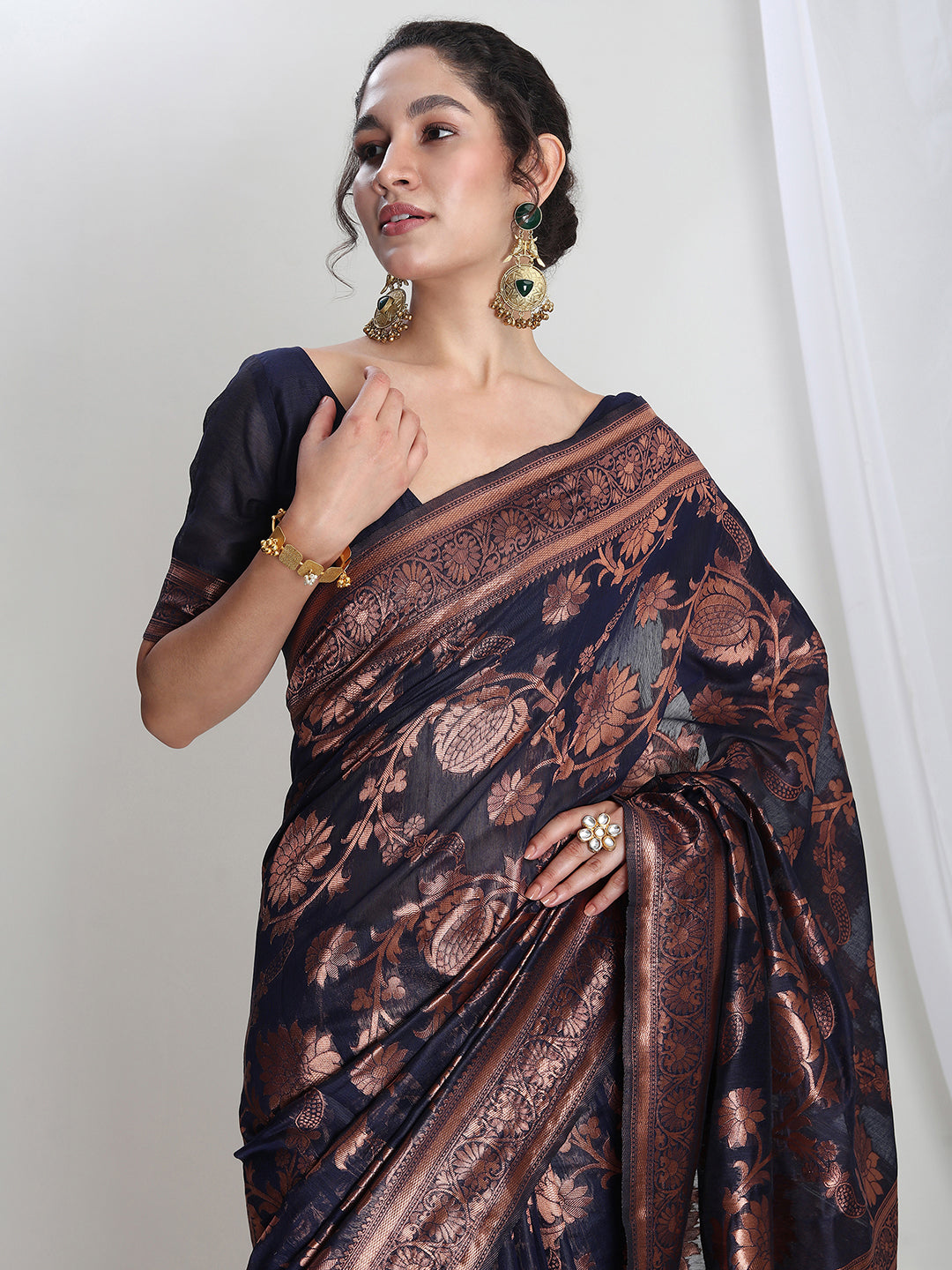 Janasya Navy Blue Silk Blend Floral Jacquard Saree | Swadesiicart