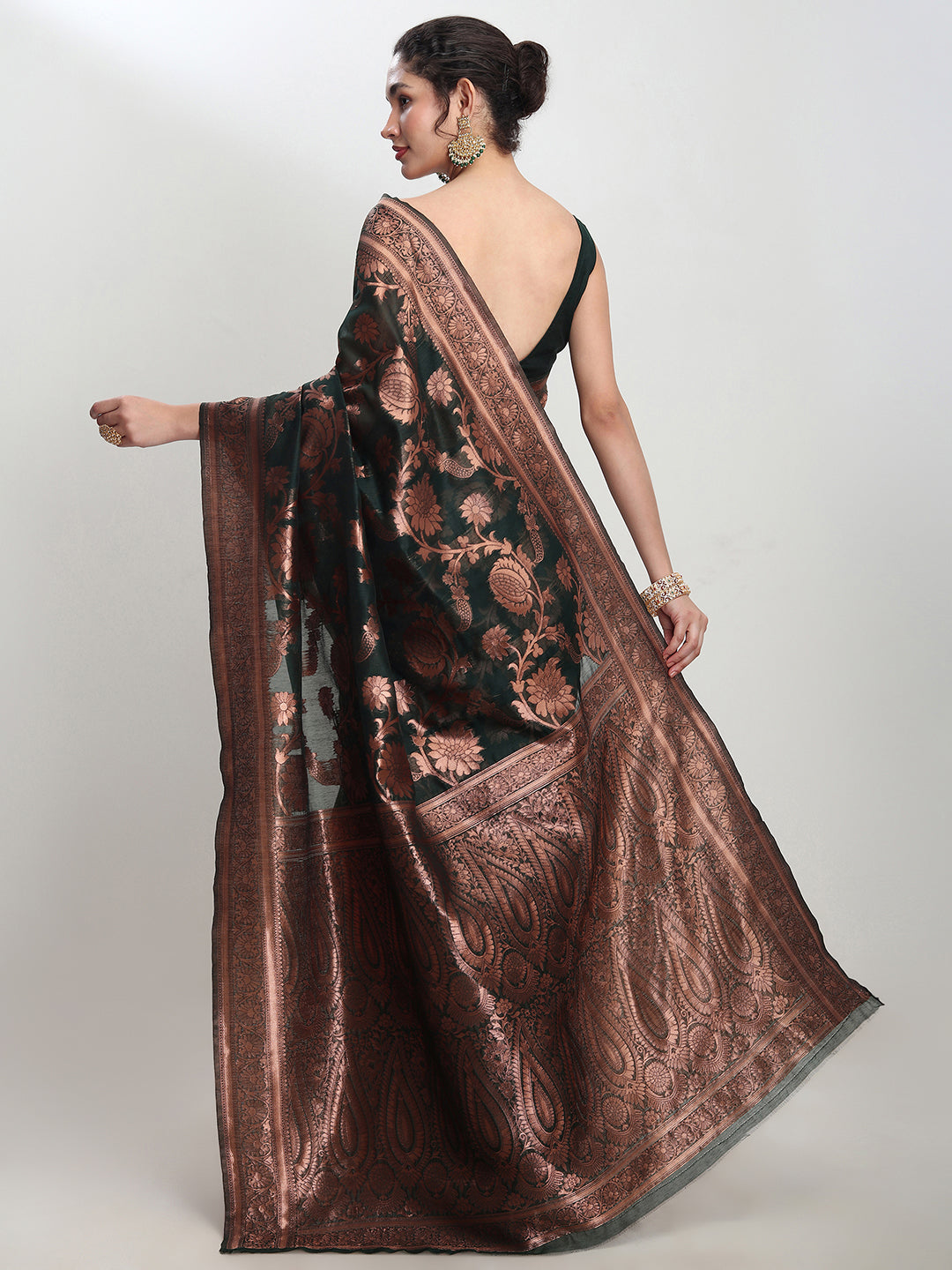 Janasya Dark Green Silk Blend Floral Jacquard Saree | Swadesiicart