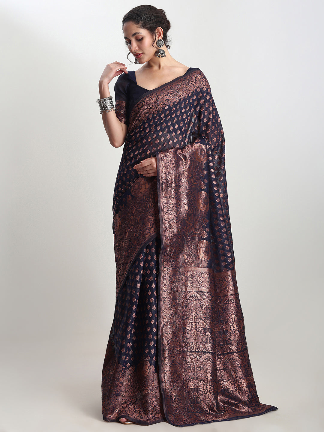 Janasya Indigo Silk Blend Floral Jacquard Saree | Swadesiicart