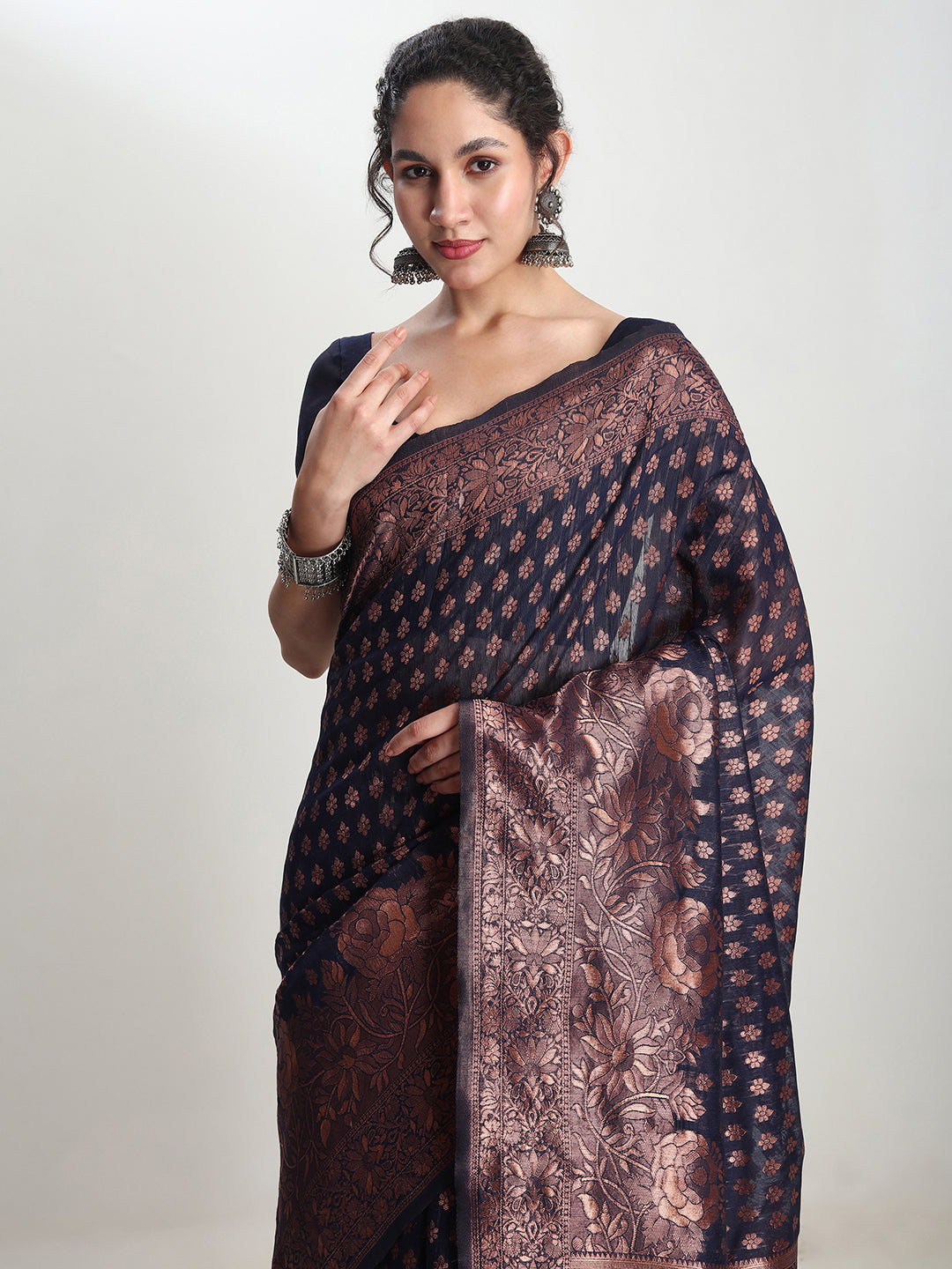 Janasya Indigo Silk Blend Floral Jacquard Saree | Swadesiicart