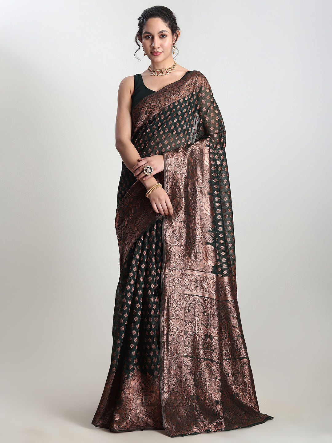 Janasya Dark Green Silk Blend Floral Jacquard Saree | Swadesiicart