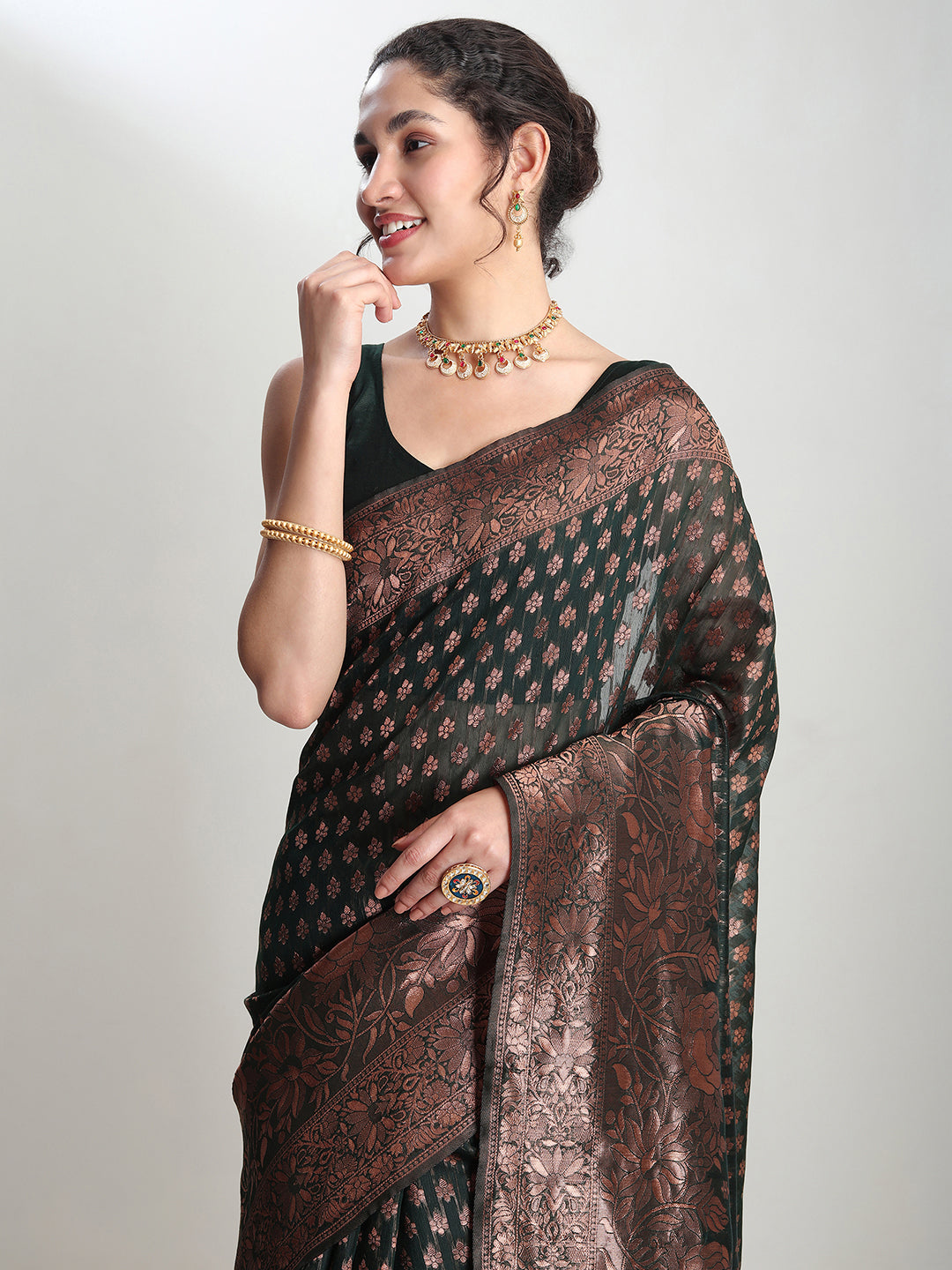 Janasya Dark Green Silk Blend Floral Jacquard Saree | Swadesiicart