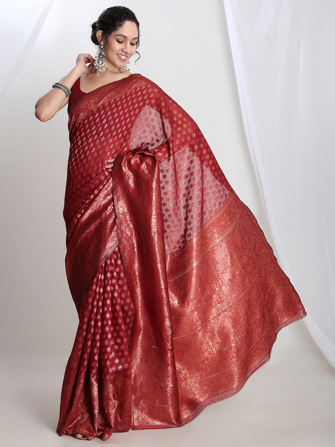 Janasya Red Silk Blend Floral Jacquard Saree | Swadesiicart