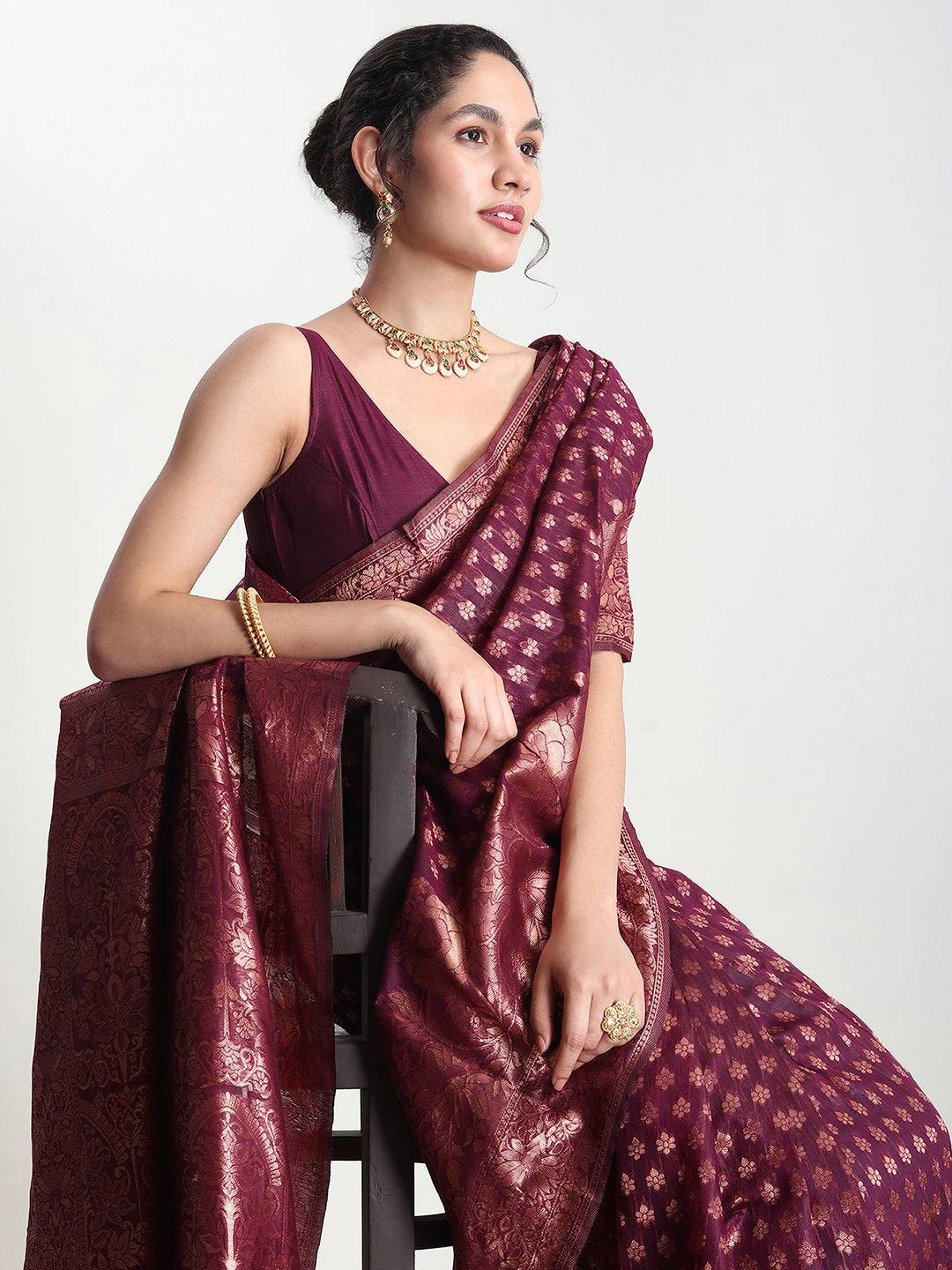 Janasya Purple Silk Blend Floral Jacquard Saree | Swadesiicart