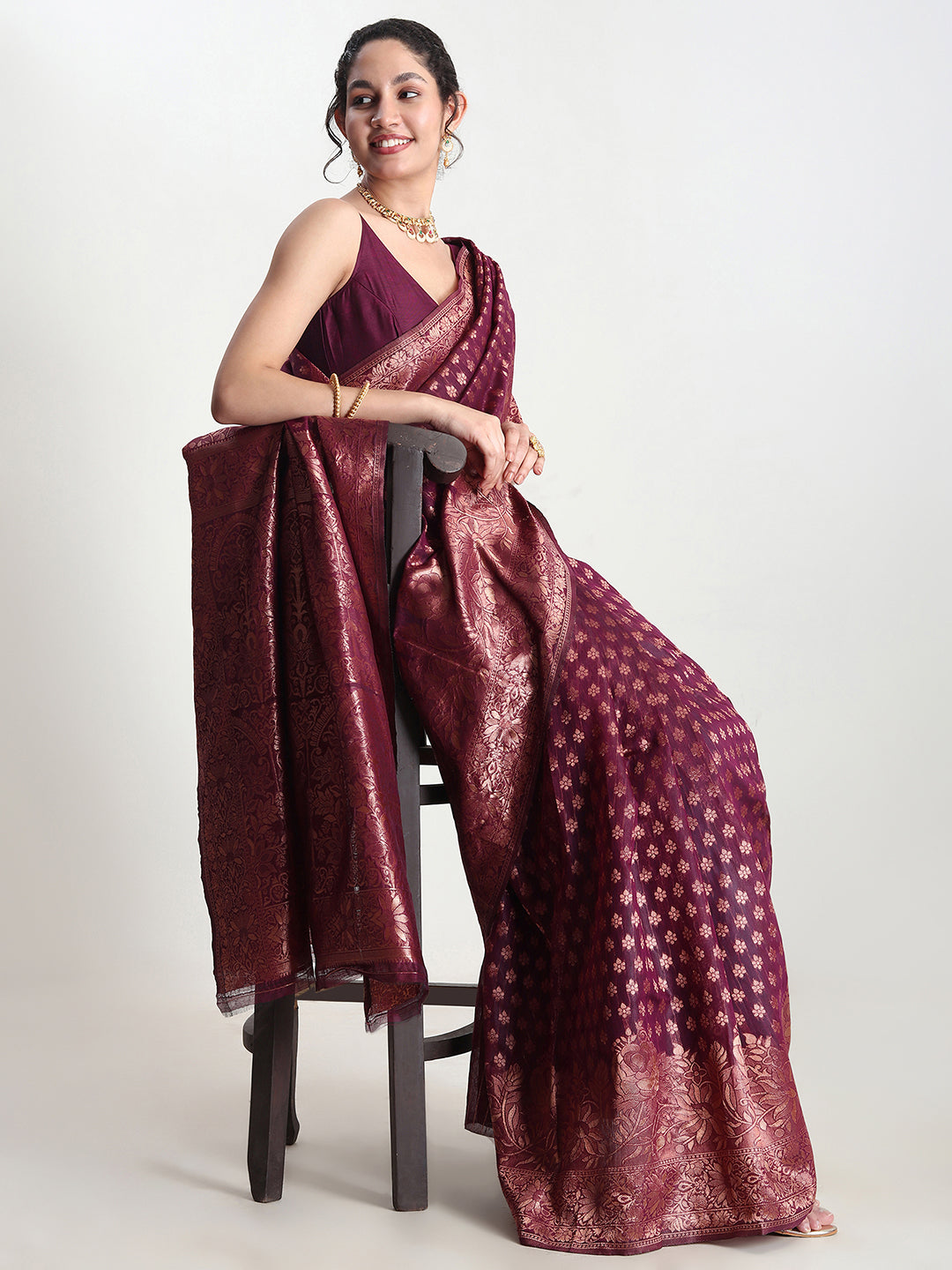 Janasya Purple Silk Blend Floral Jacquard Saree | Swadesiicart