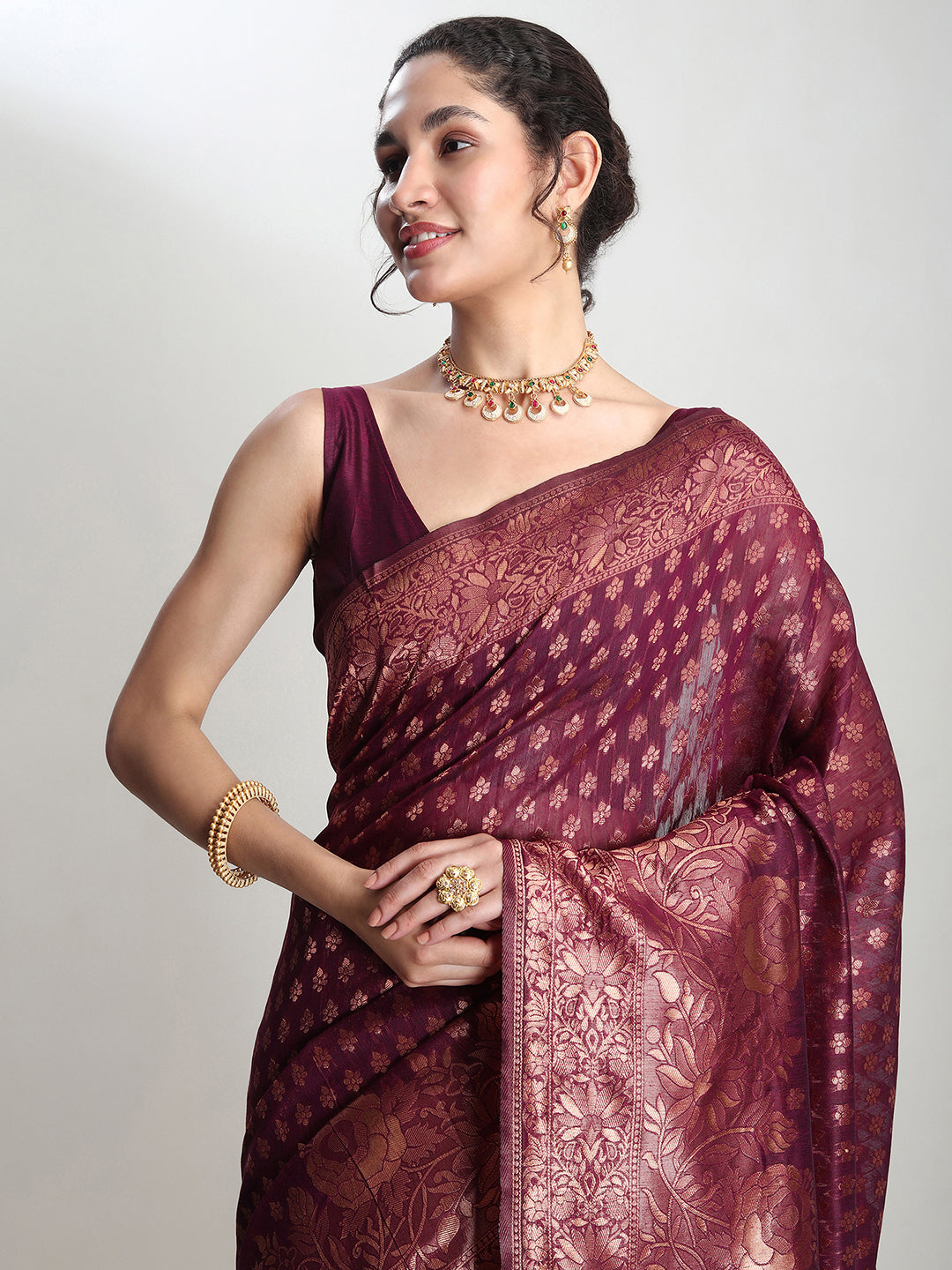 Janasya Purple Silk Blend Floral Jacquard Saree | Swadesiicart
