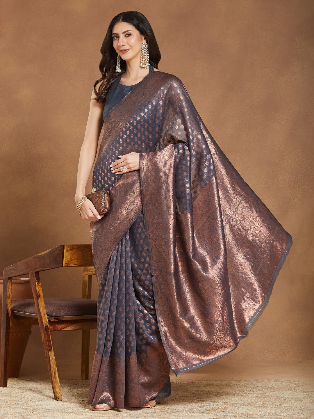 Janasya Dark Grey Silk Blend Floral Jacquard Saree | Swadesiicart