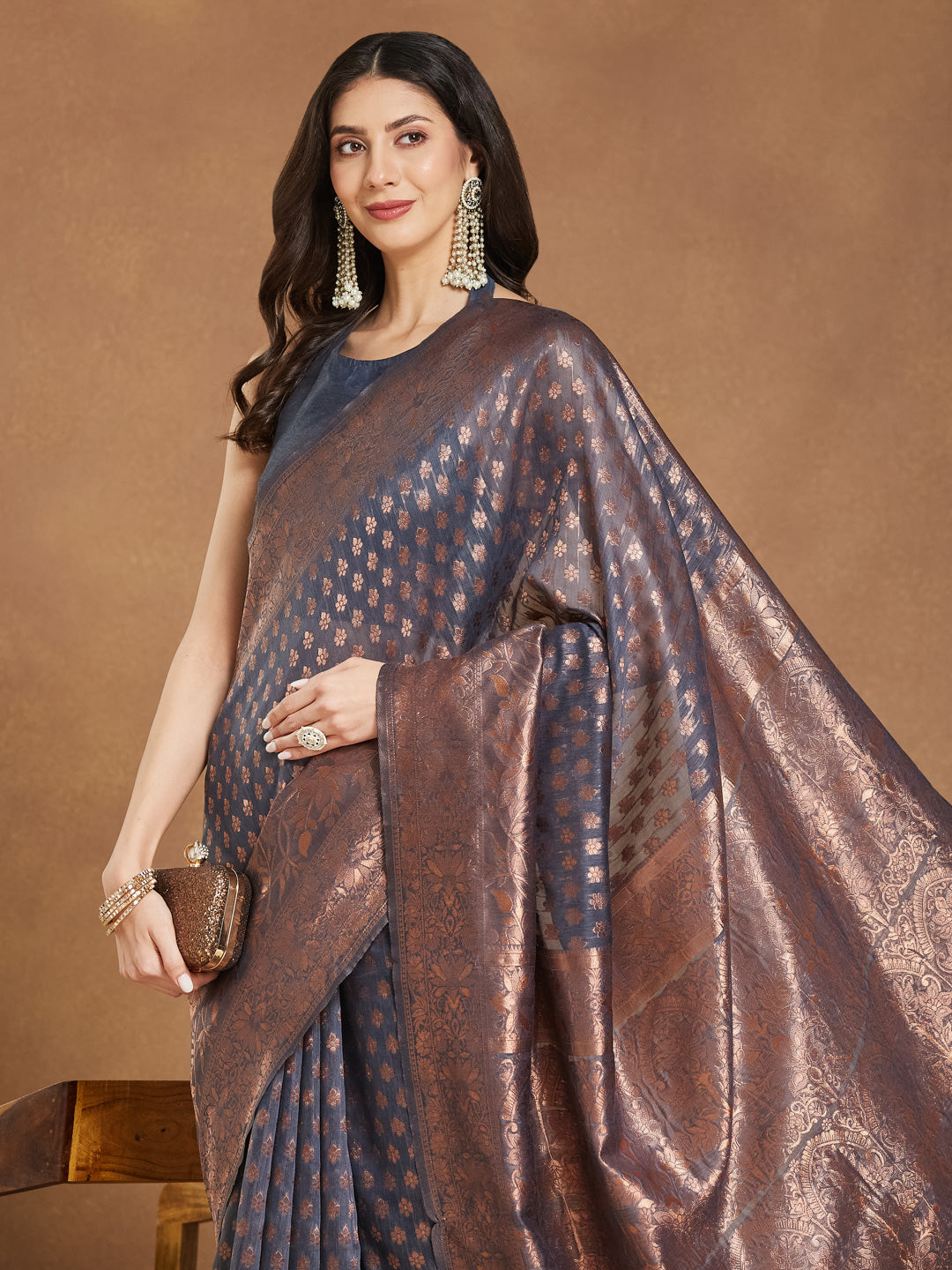 Janasya Dark Grey Silk Blend Floral Jacquard Saree | Swadesiicart
