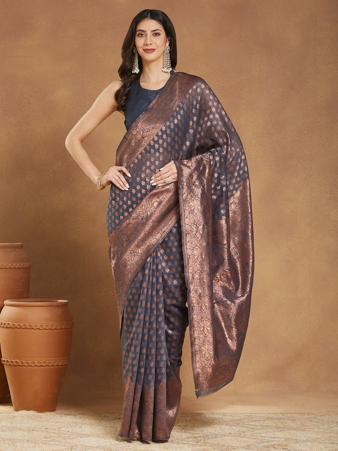Janasya Dark Grey Silk Blend Floral Jacquard Saree | Swadesiicart