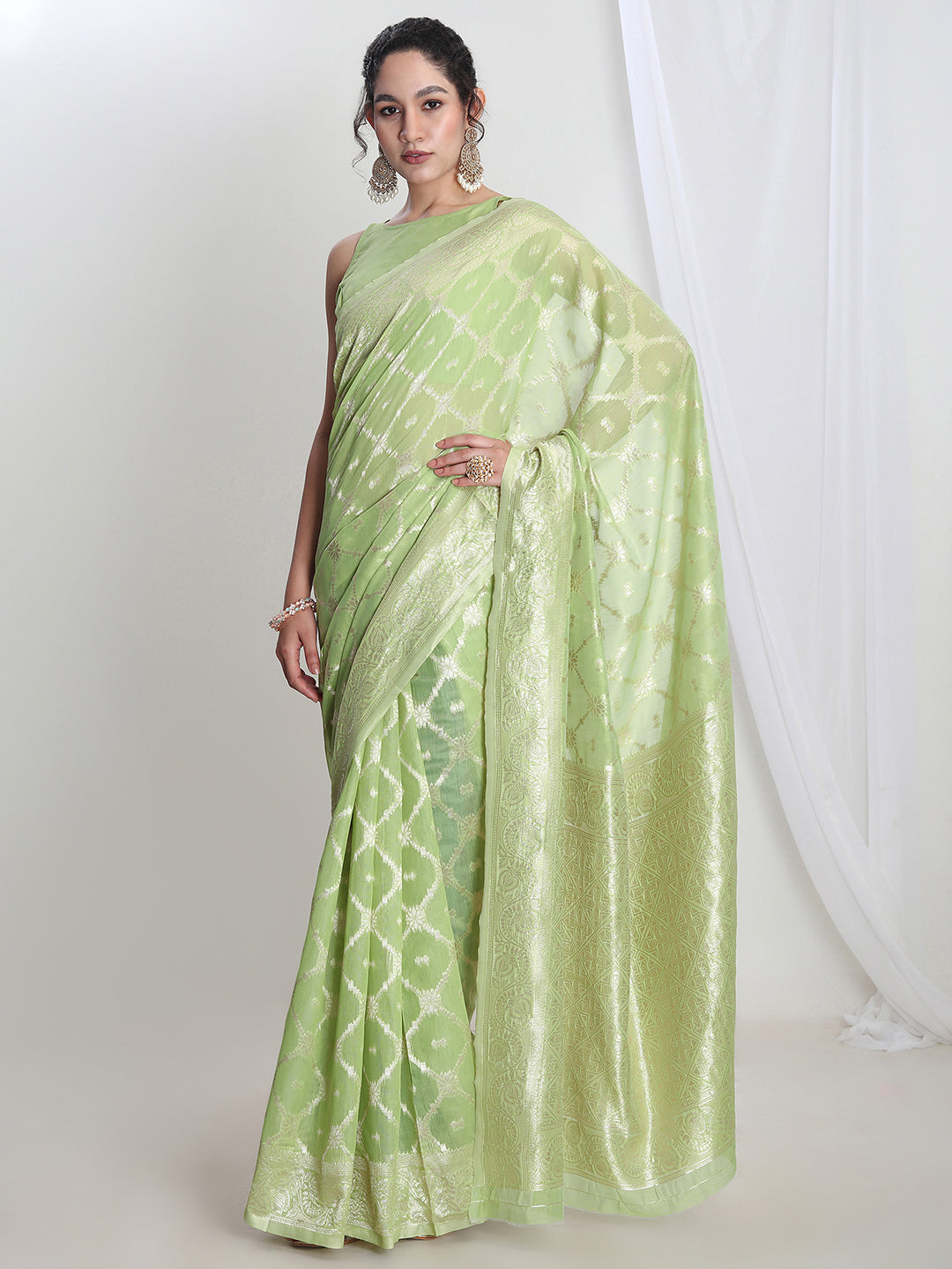 Janasya Light Green Silk Blend Geometric Jacquard Saree | Swadesiicart