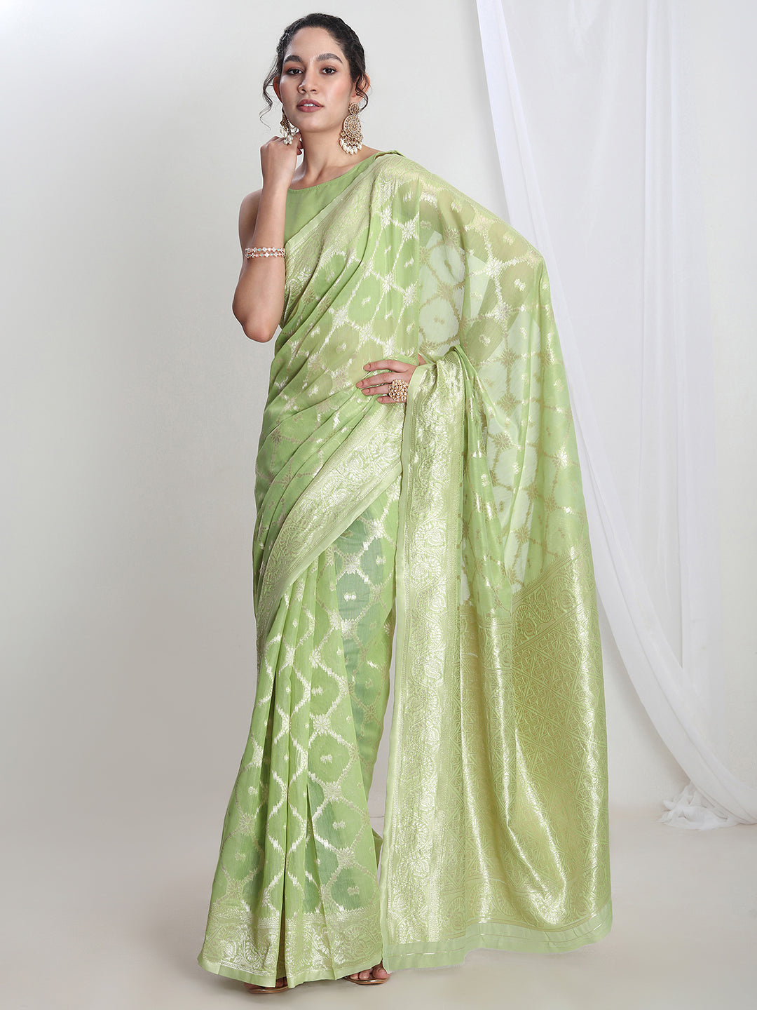 Janasya Light Green Silk Blend Geometric Jacquard Saree | Swadesiicart