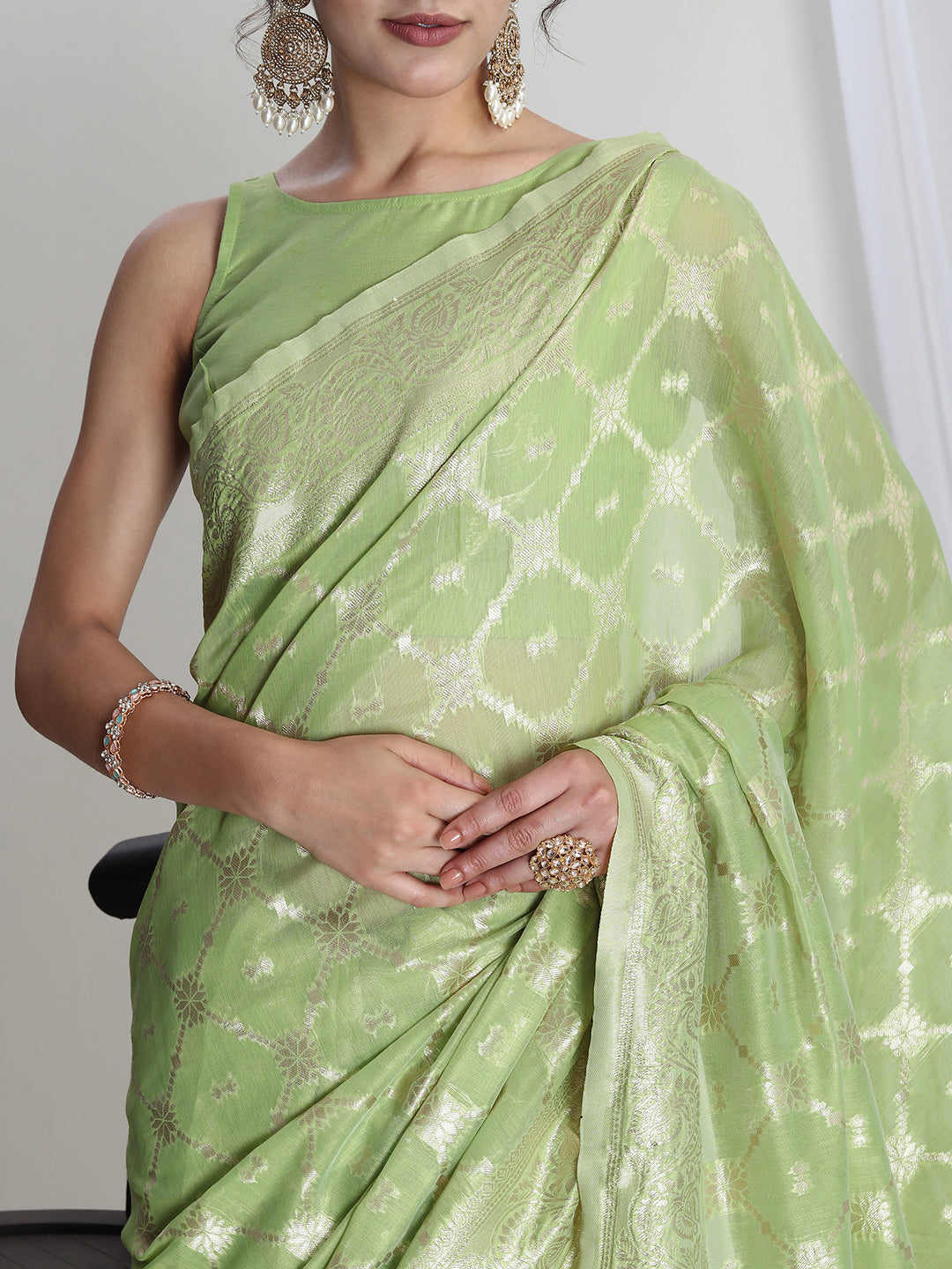 Janasya Light Green Silk Blend Geometric Jacquard Saree | Swadesiicart