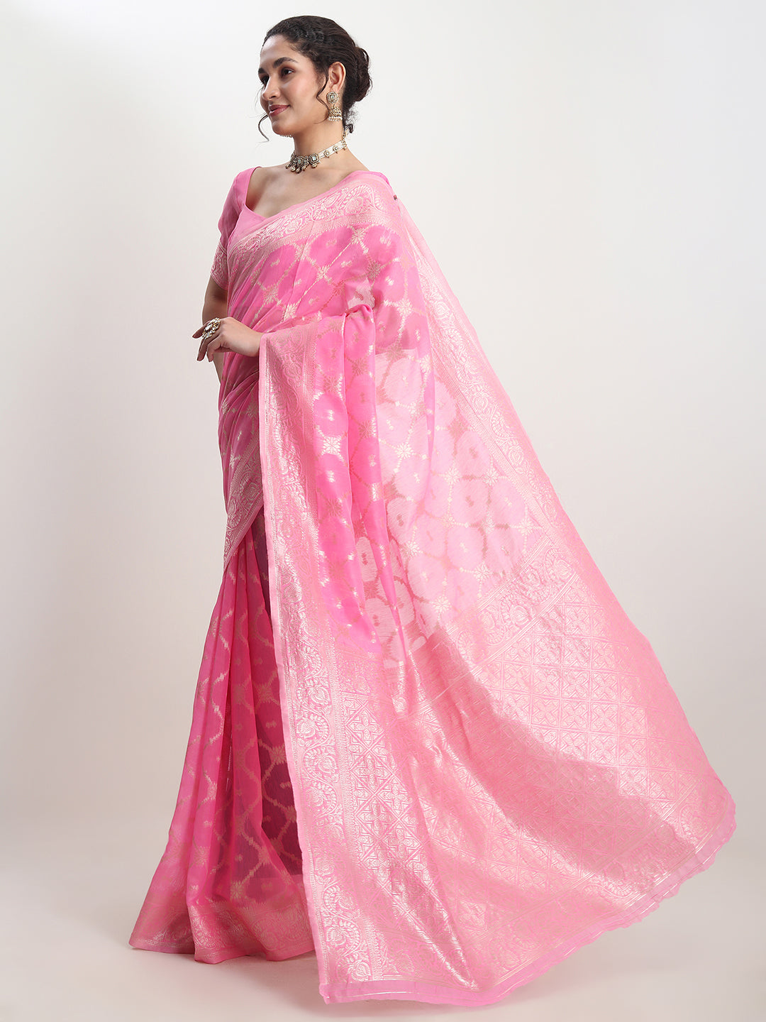Janasya Pink Silk Blend Geometric Jacquard Saree | Swadesiicart