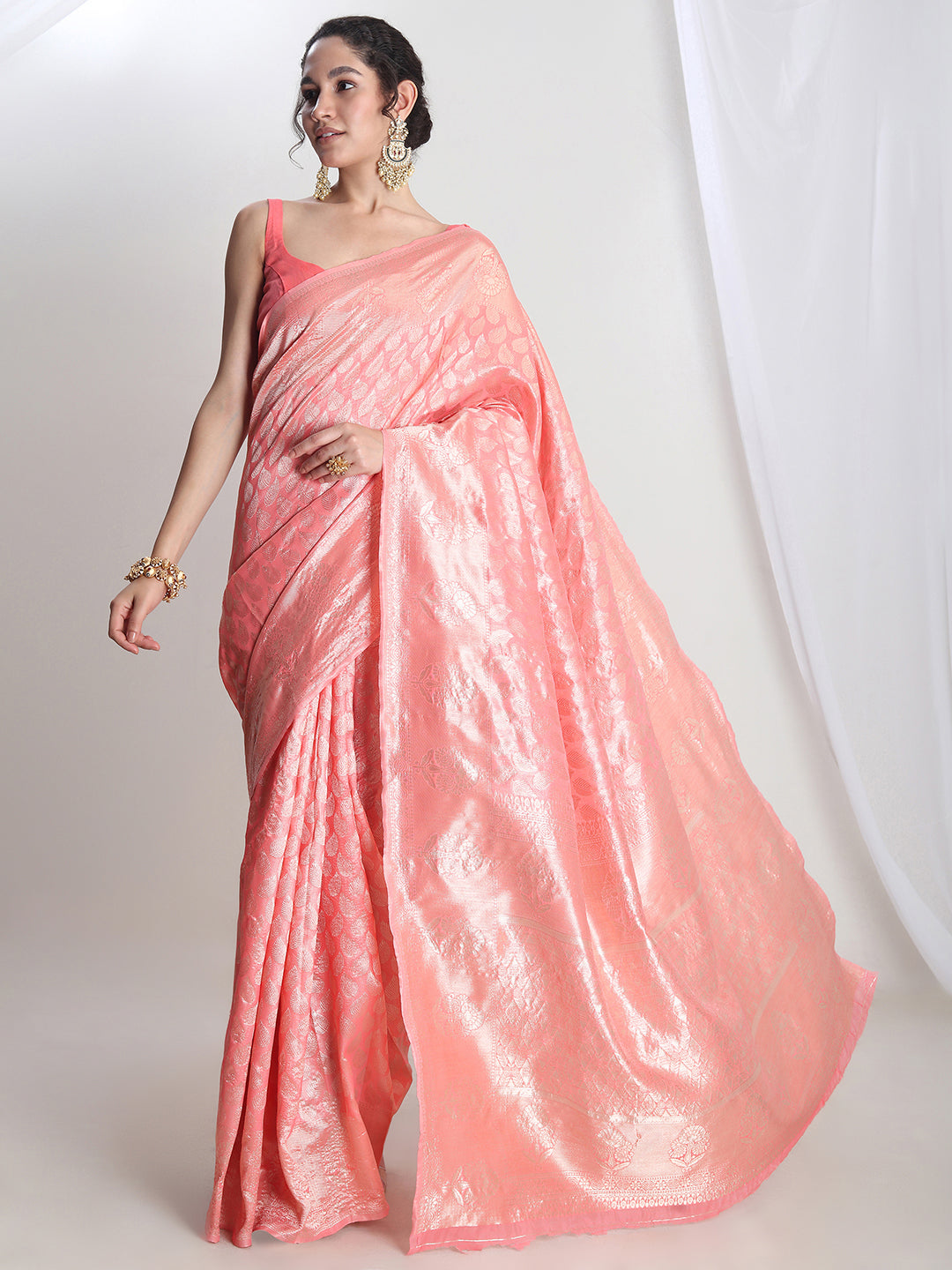 Janasya Peach Silk Blend Leaf Motifs Jacquard Saree | Swadesiicart