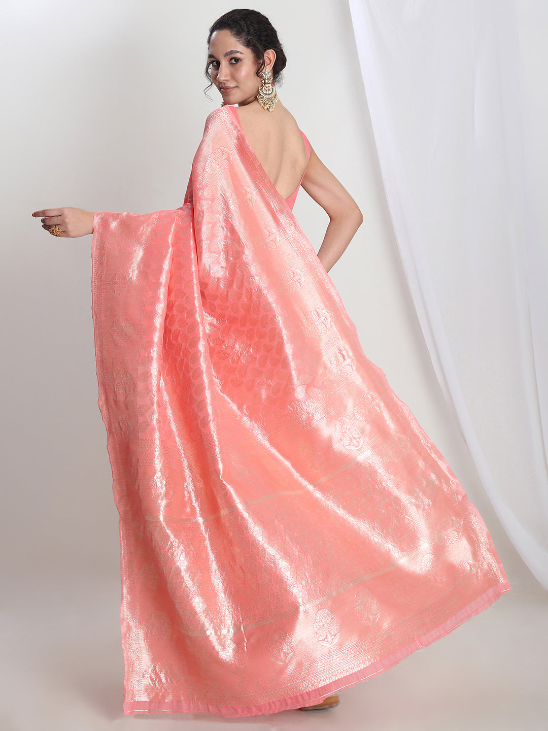 Janasya Peach Silk Blend Leaf Motifs Jacquard Saree | Swadesiicart