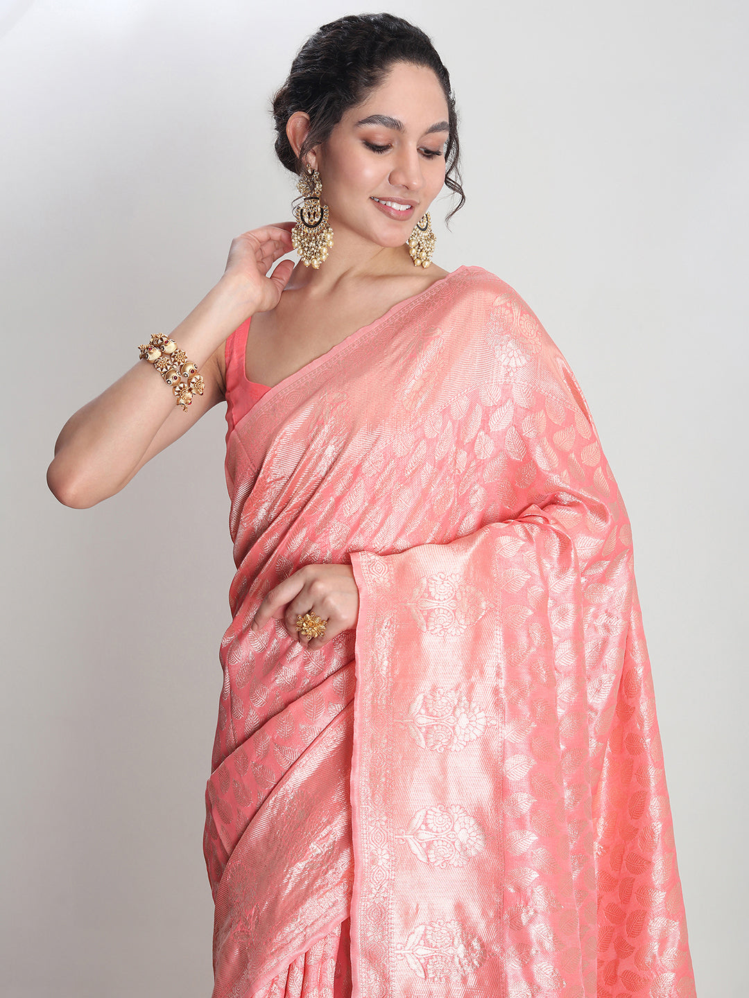 Janasya Peach Silk Blend Leaf Motifs Jacquard Saree | Swadesiicart