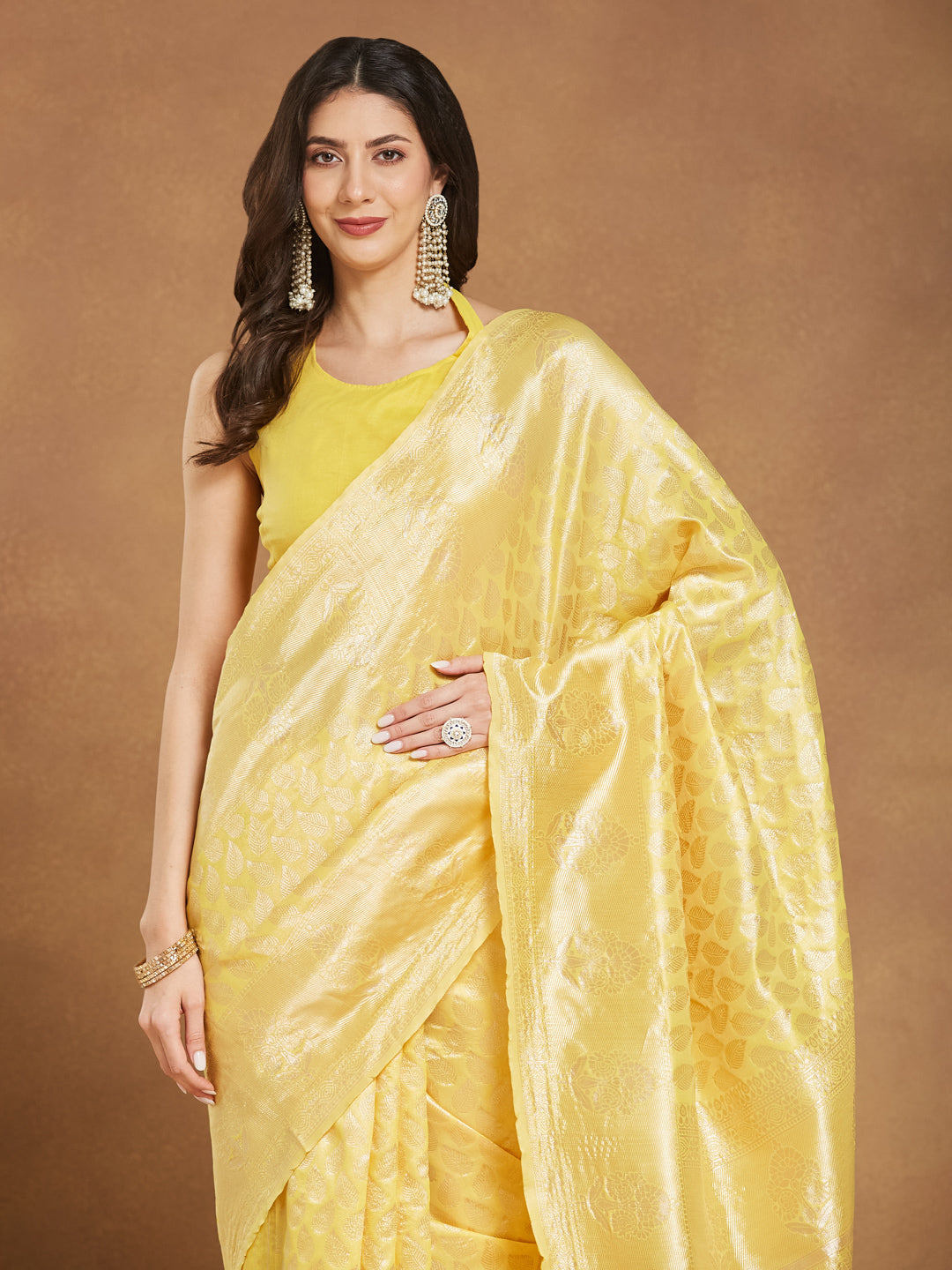 Janasya Yellow Silk Blend Leaf Motifs Jacquard Saree | Swadesiicart