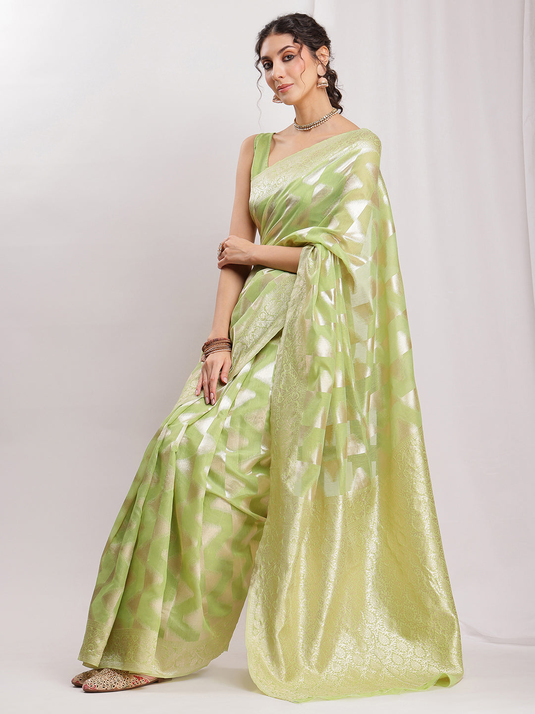 Janasya Navy Blue Silk Blend Geometric Jacquard Saree | Swadesiicart