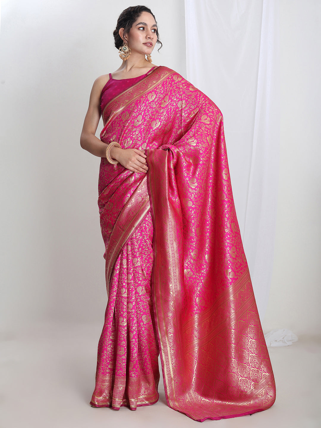 Janasya Pink Silk Blend Floral Jacquard Saree | Swadesiicart