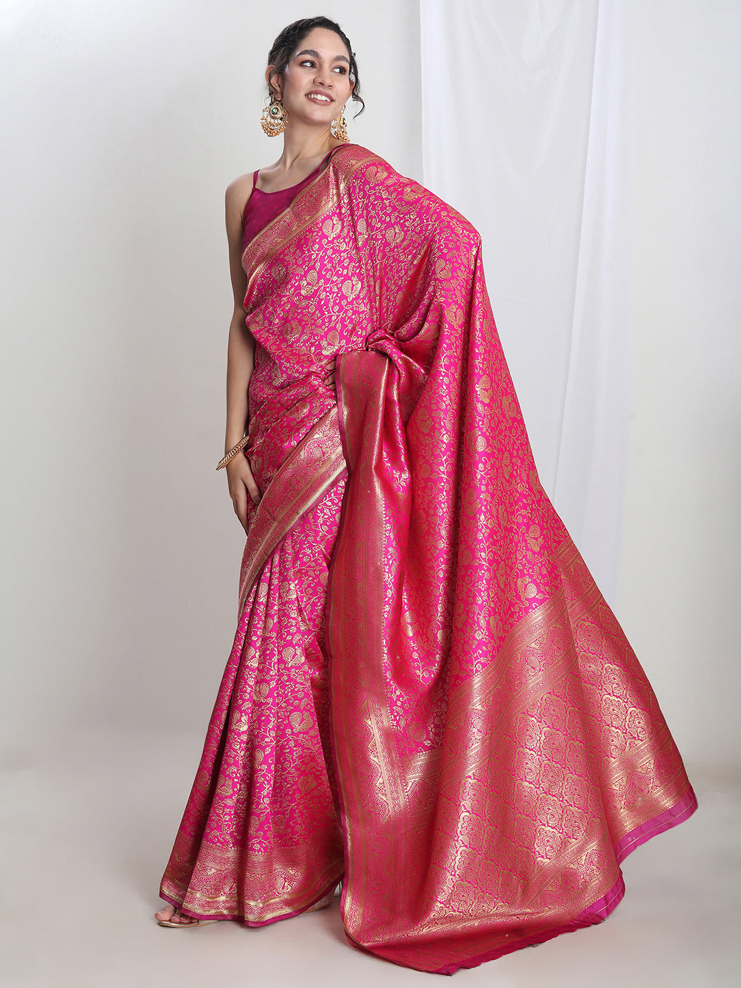 Janasya Pink Silk Blend Floral Jacquard Saree | Swadesiicart
