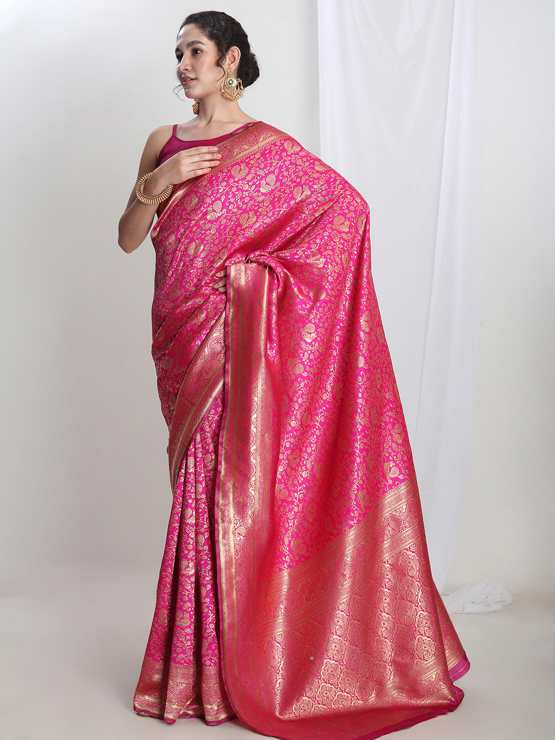 Janasya Pink Silk Blend Floral Jacquard Saree | Swadesiicart