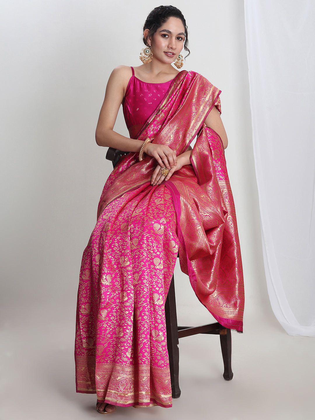 Janasya Pink Silk Blend Floral Jacquard Saree | Swadesiicart