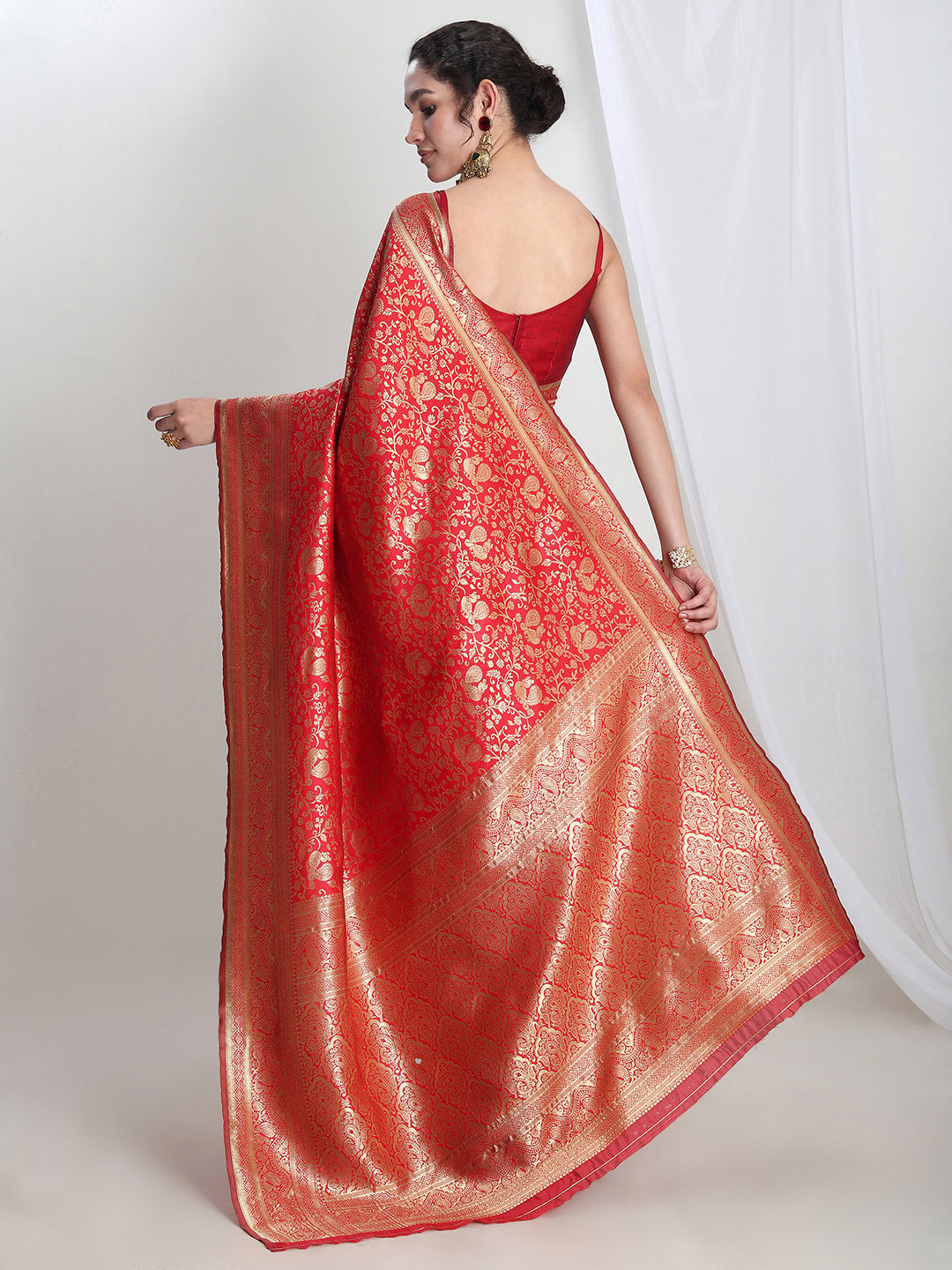 Janasya Red Silk Blend Floral Jacquard Saree | Swadesiicart