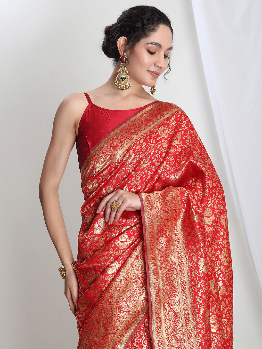 Janasya Red Silk Blend Floral Jacquard Saree | Swadesiicart