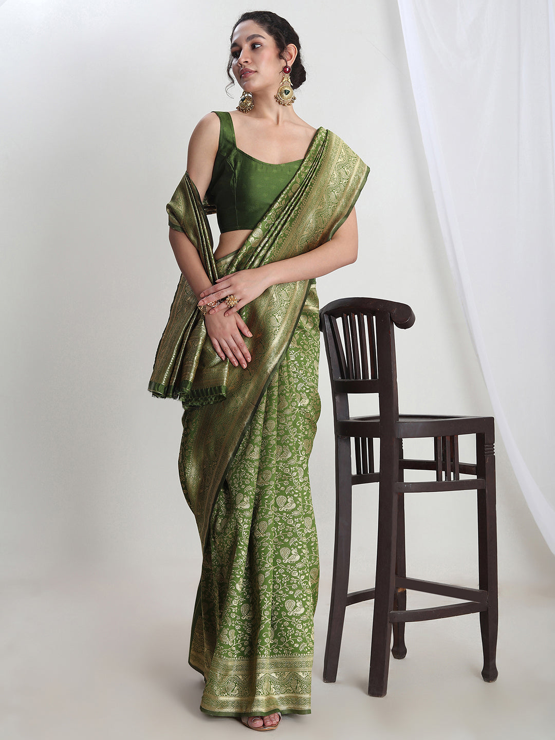 Janasya Green Silk Blend Floral Jacquard Saree | Swadesiicart
