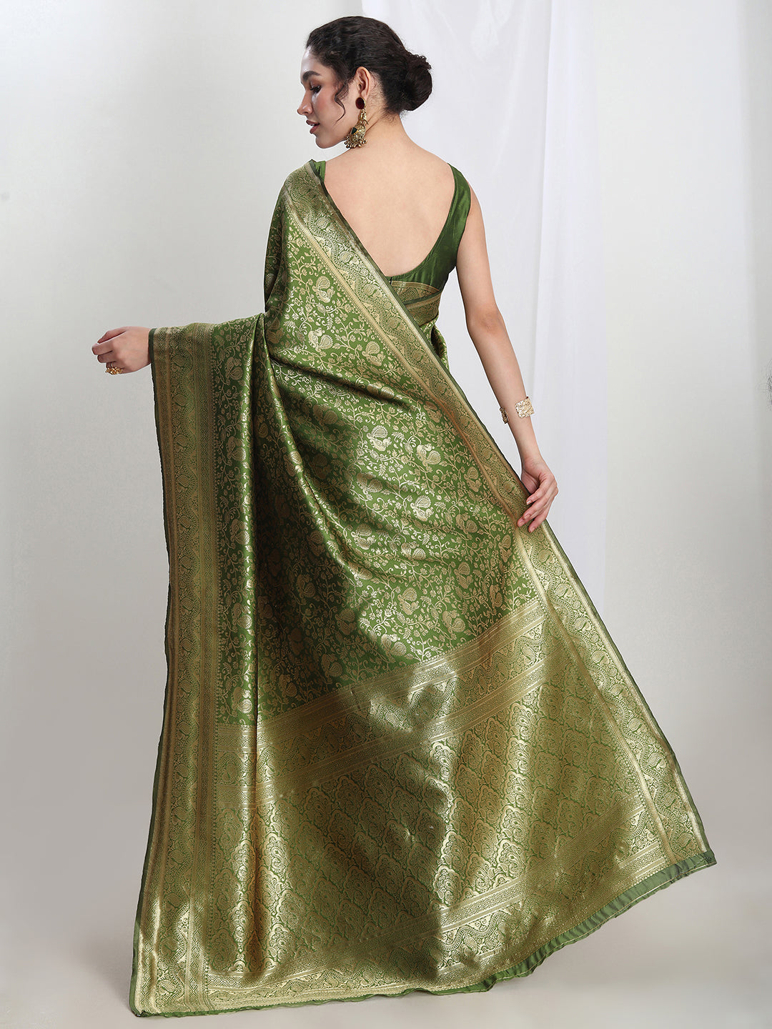 Janasya Green Silk Blend Floral Jacquard Saree | Swadesiicart