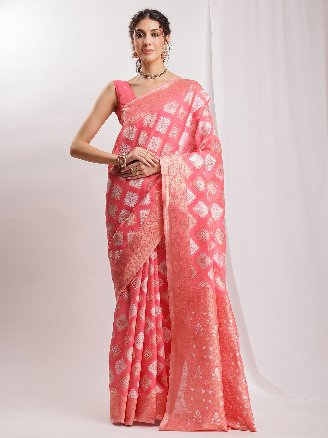 Janasya Navy Blue Silk Blend Geometric Jacquard Saree | Swadesiicart