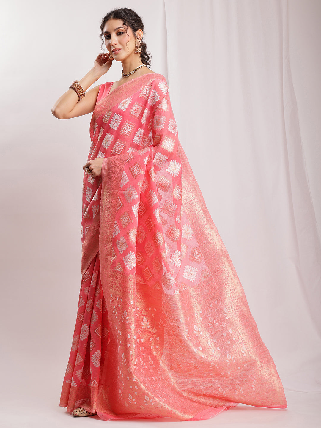 Janasya Navy Blue Silk Blend Geometric Jacquard Saree | Swadesiicart