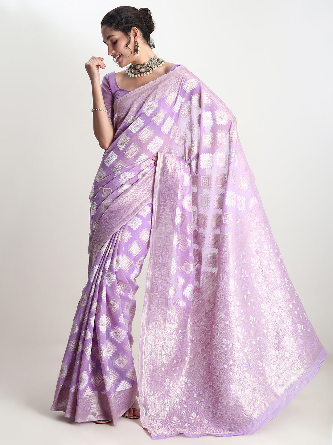 Janasya Lavender Silk Blend Geometric Jacquard Saree | Swadesiicart