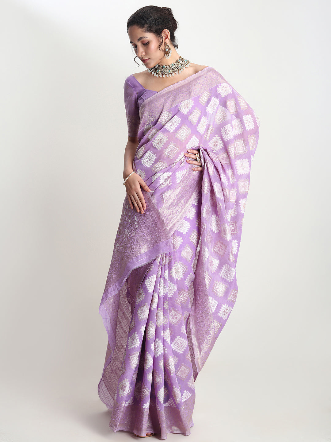 Janasya Lavender Silk Blend Geometric Jacquard Saree | Swadesiicart
