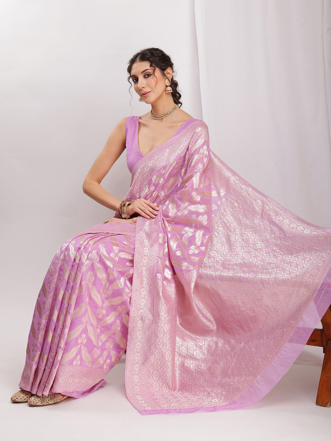Janasya Lavender Silk Blend Floral Jacquard Saree | Swadesiicart