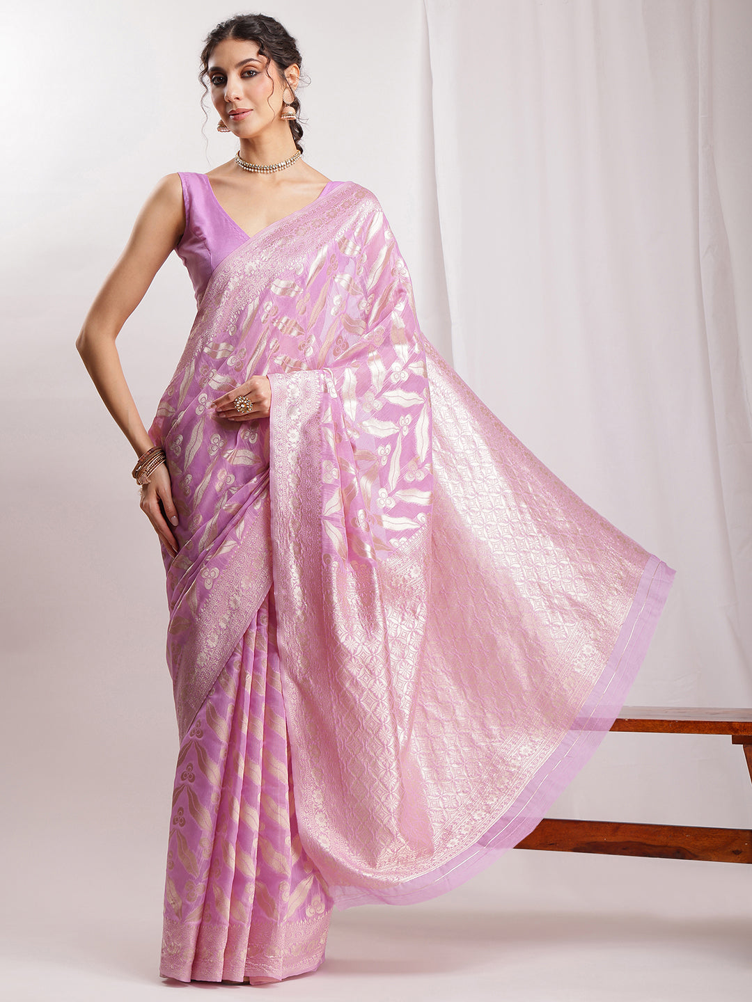 Janasya Lavender Silk Blend Floral Jacquard Saree | Swadesiicart