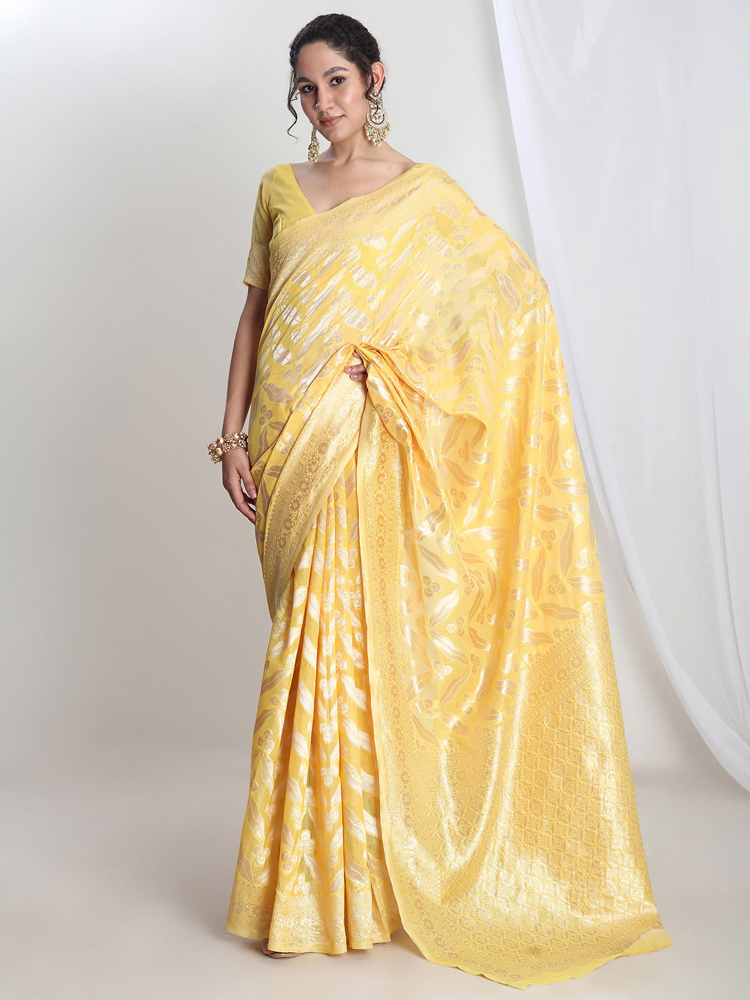 Janasya Yellow Silk Blend Floral Jacquard Saree | Swadesiicart