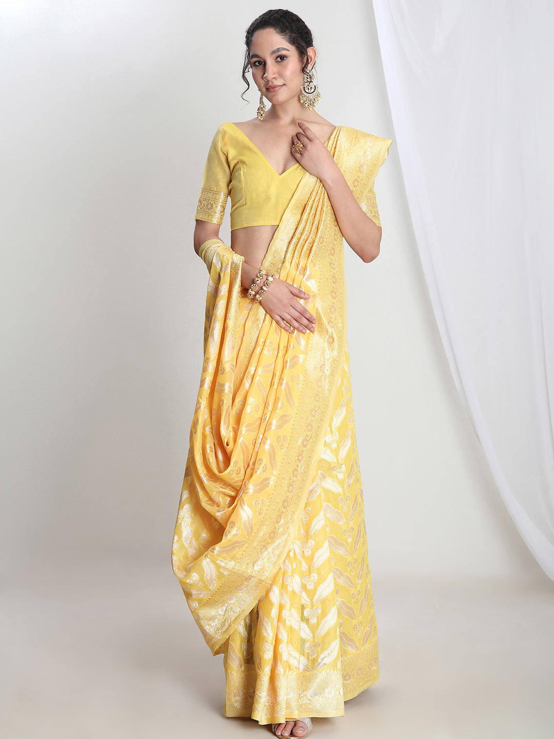Janasya Yellow Silk Blend Floral Jacquard Saree | Swadesiicart