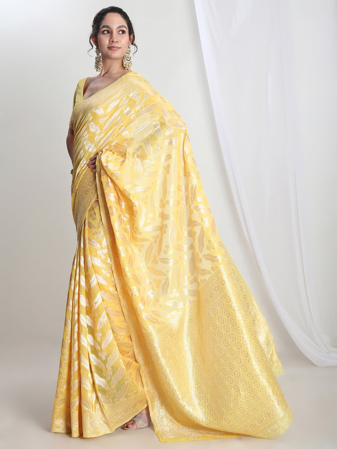 Janasya Yellow Silk Blend Floral Jacquard Saree | Swadesiicart