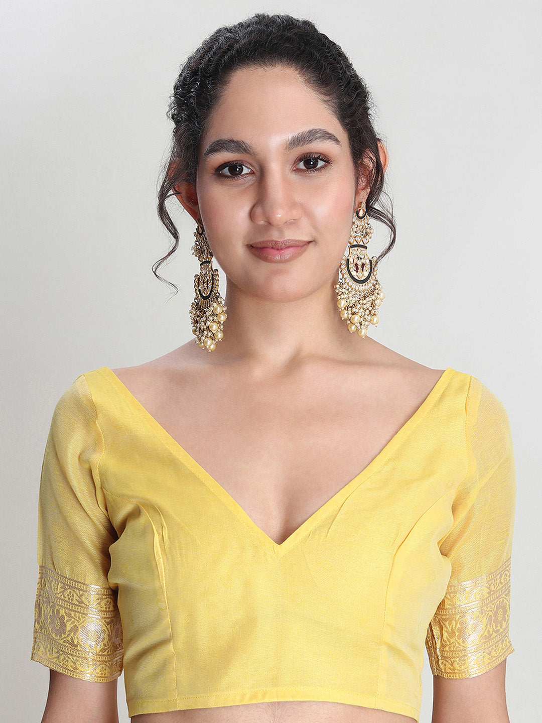Janasya Yellow Silk Blend Floral Jacquard Saree | Swadesiicart