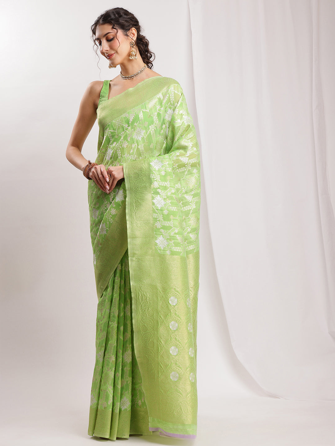 Janasya Green Silk Blend Geometric Jacquard Saree | Swadesiicart