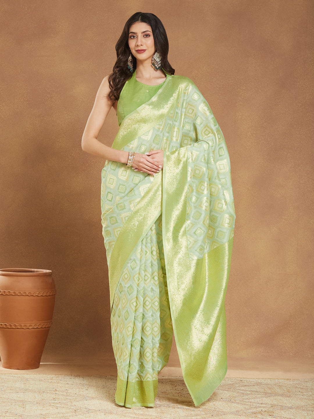 Janasya Light Green Silk Blend Geometric Jacquard Saree | Swadesiicart