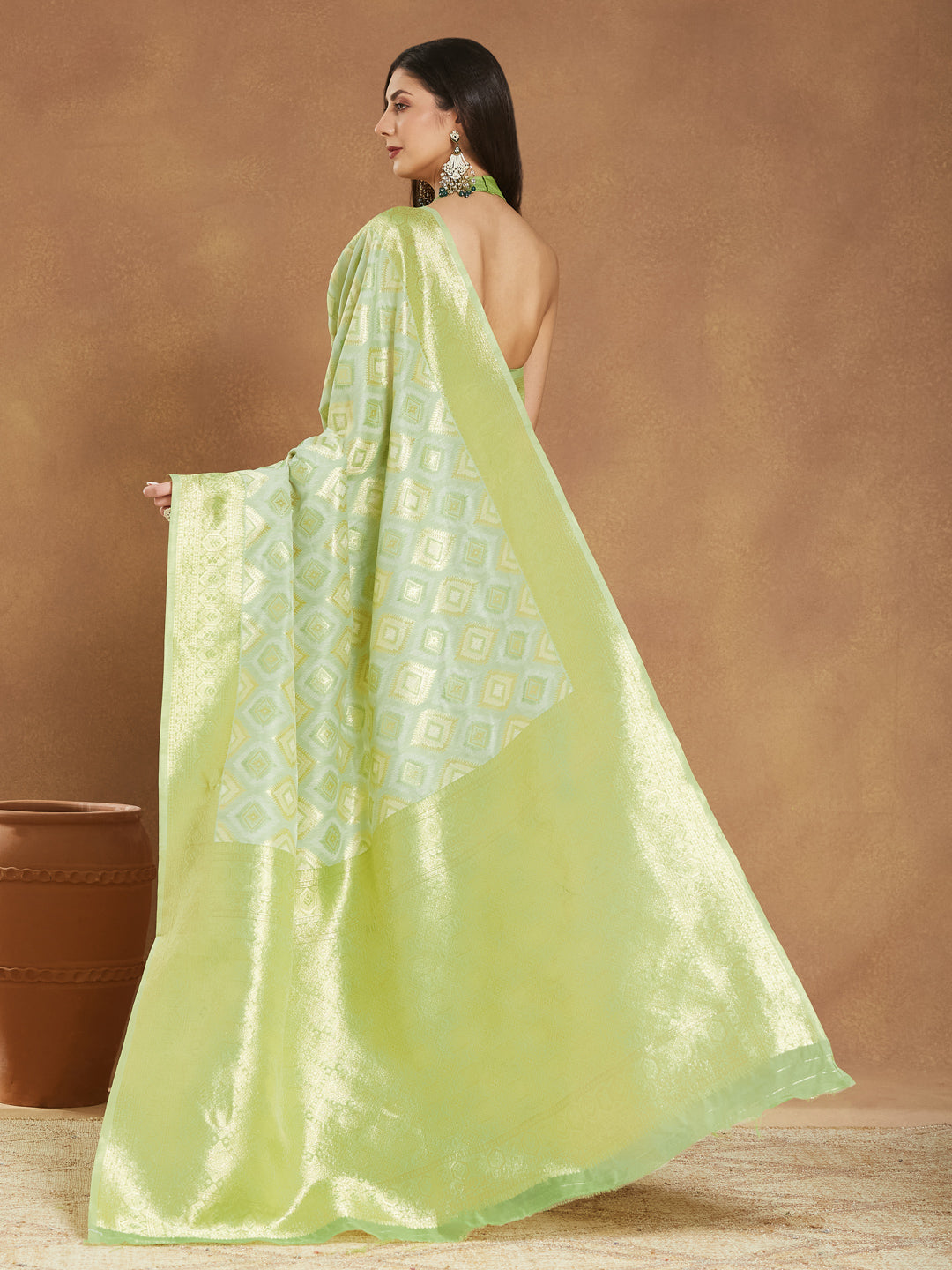 Janasya Light Green Silk Blend Geometric Jacquard Saree | Swadesiicart