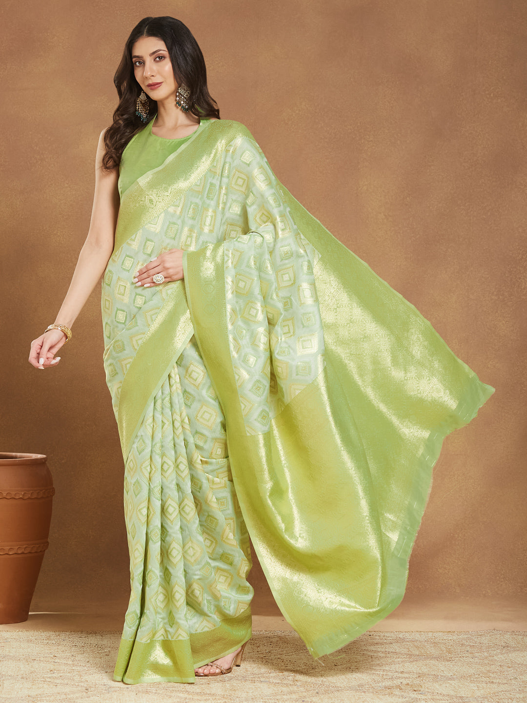 Janasya Light Green Silk Blend Geometric Jacquard Saree | Swadesiicart