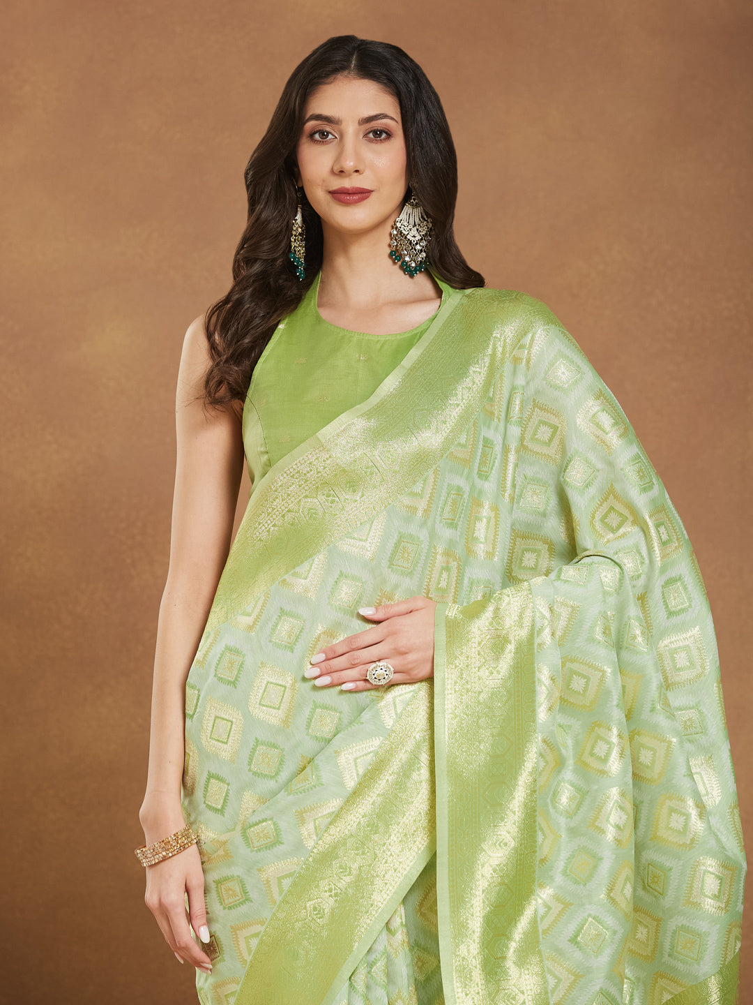 Janasya Light Green Silk Blend Geometric Jacquard Saree | Swadesiicart