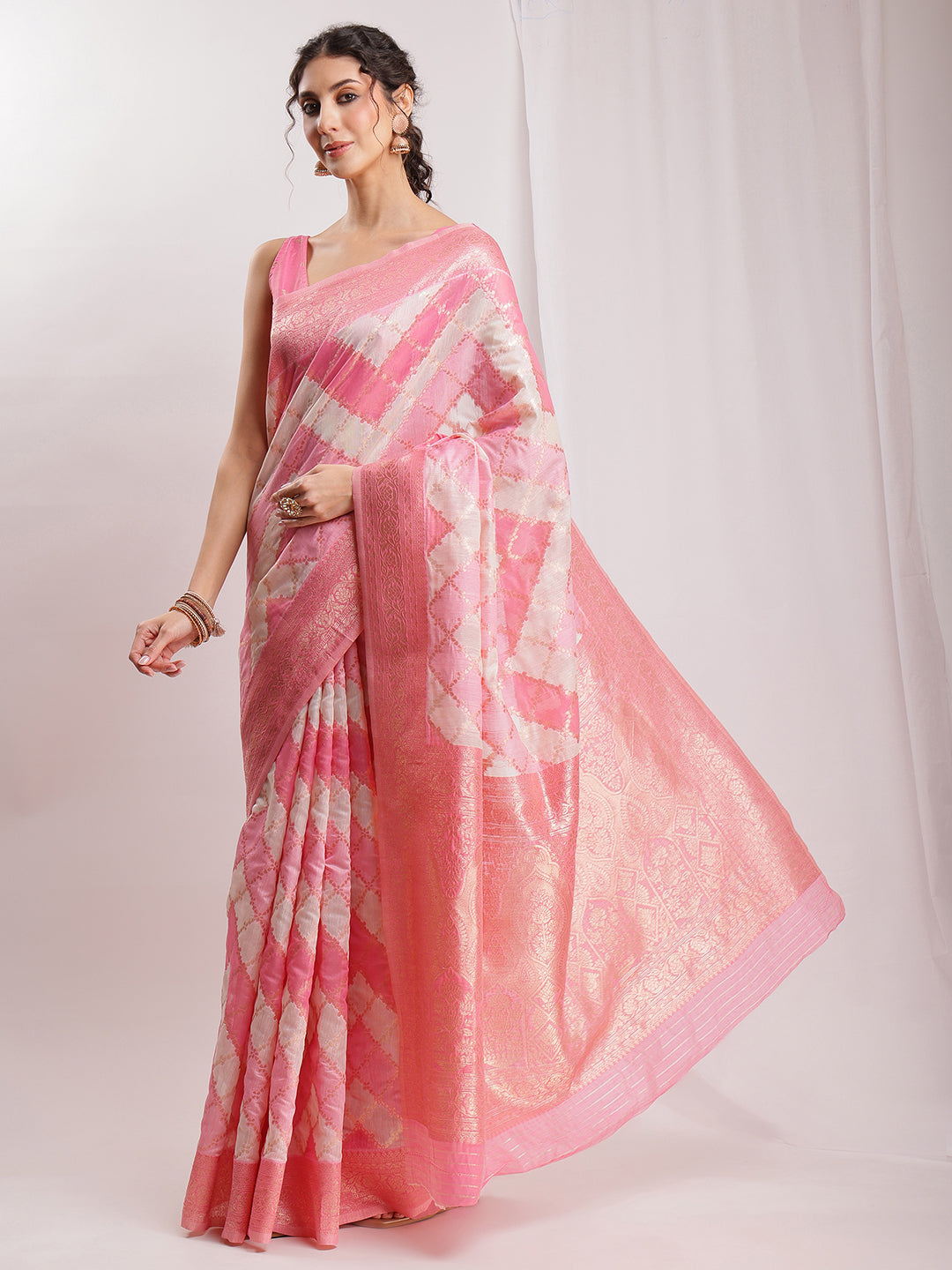 Janasya Peach Silk Blend Geometric Jacquard Saree | Swadesiicart