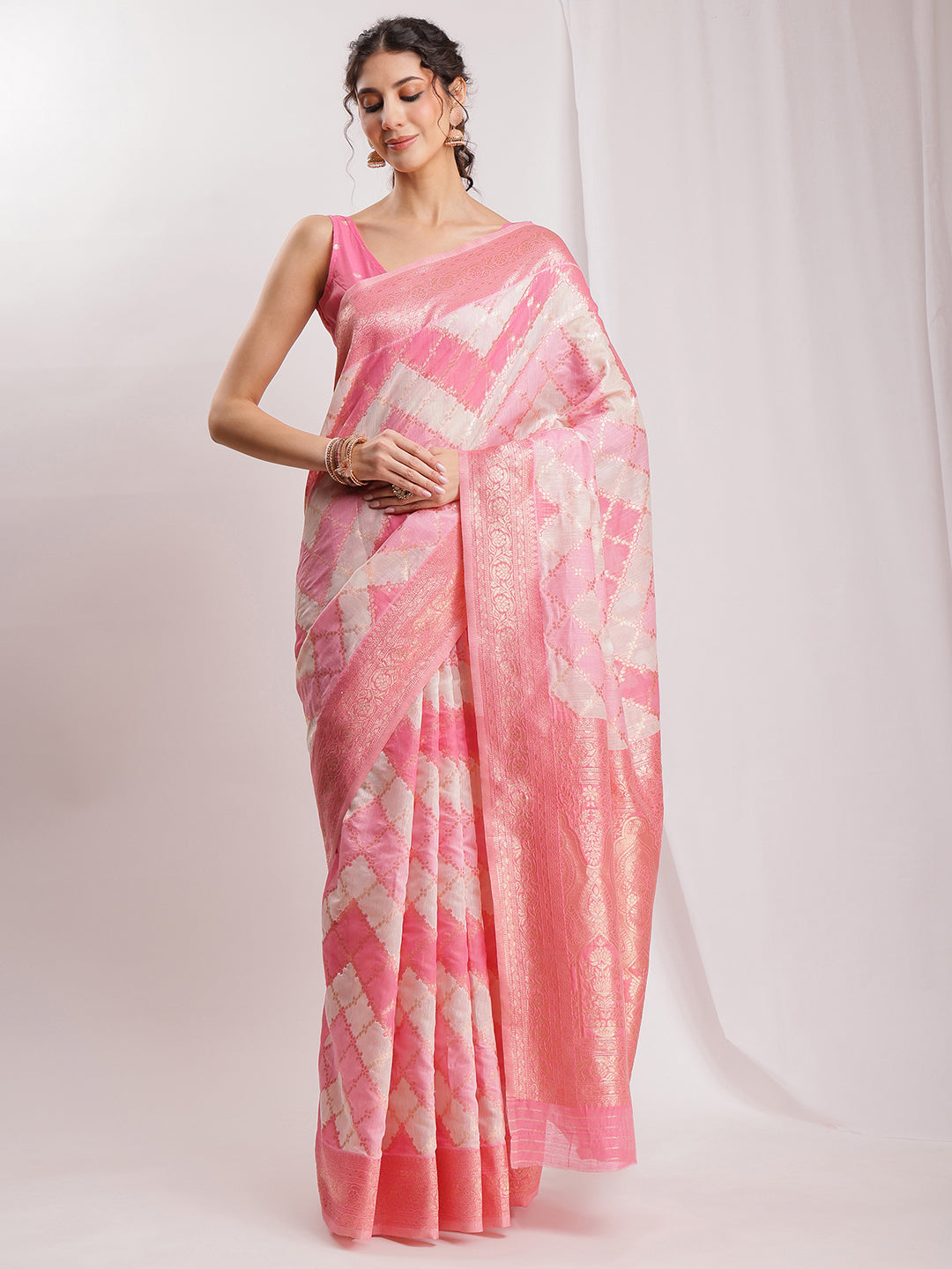 Janasya Peach Silk Blend Geometric Jacquard Saree | Swadesiicart