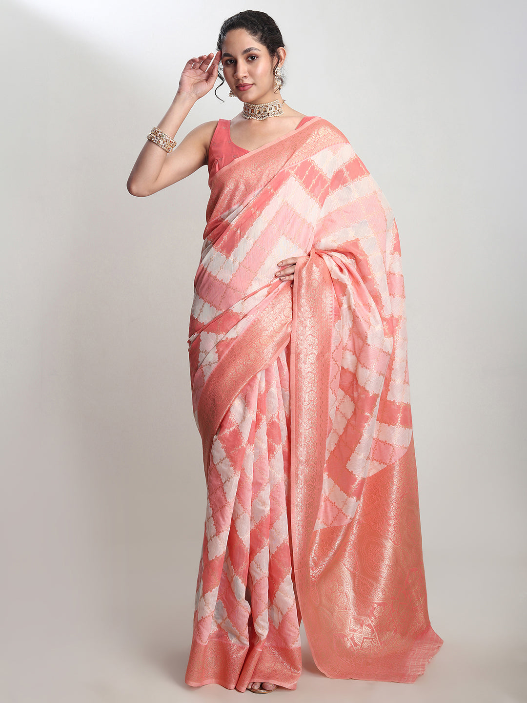 Janasya Peach Silk Blend Geometric Jacquard Saree | Swadesiicart