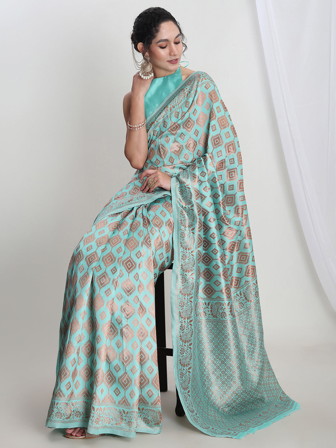 Janasya Light Blue Silk Blend Geometric Jacquard Saree | Swadesiicart